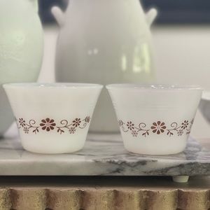 Pair of Vintage Brown Daisy Milk Glass  Ramekin Custard Cups